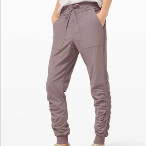 LULULEMON Beyond The Studio Jogger
